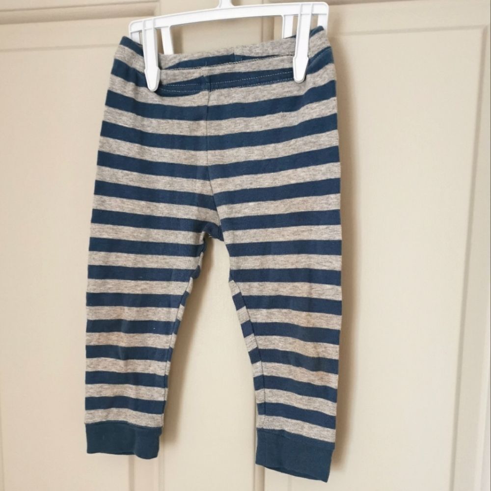 5/$10 Carter's leggings size 12 m